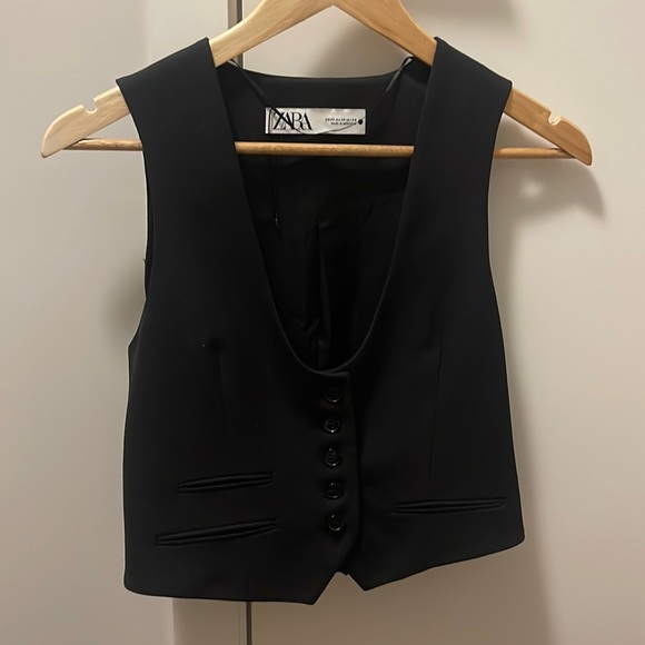 ZARA ‘XS’ Vest - Picture 2 of 8